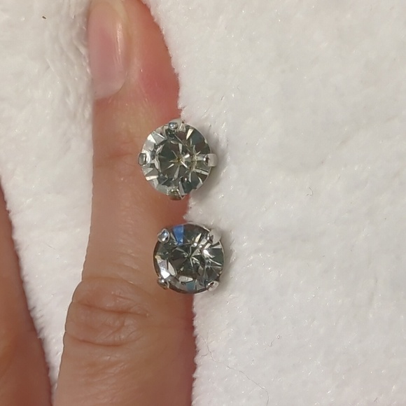 Sabika- Silver Stud Earrings - Picture 2 of 3